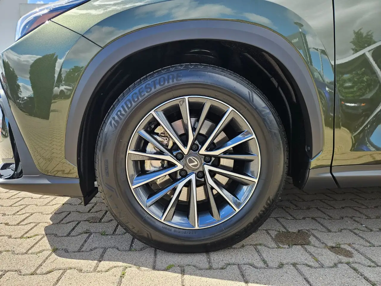 Lexus NX 6