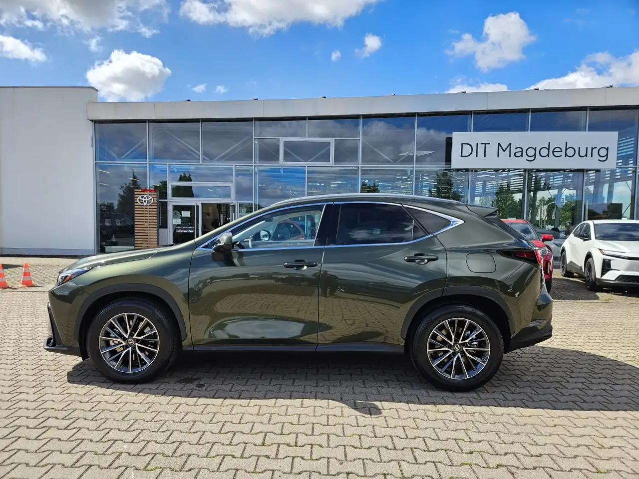 Lexus NX 7