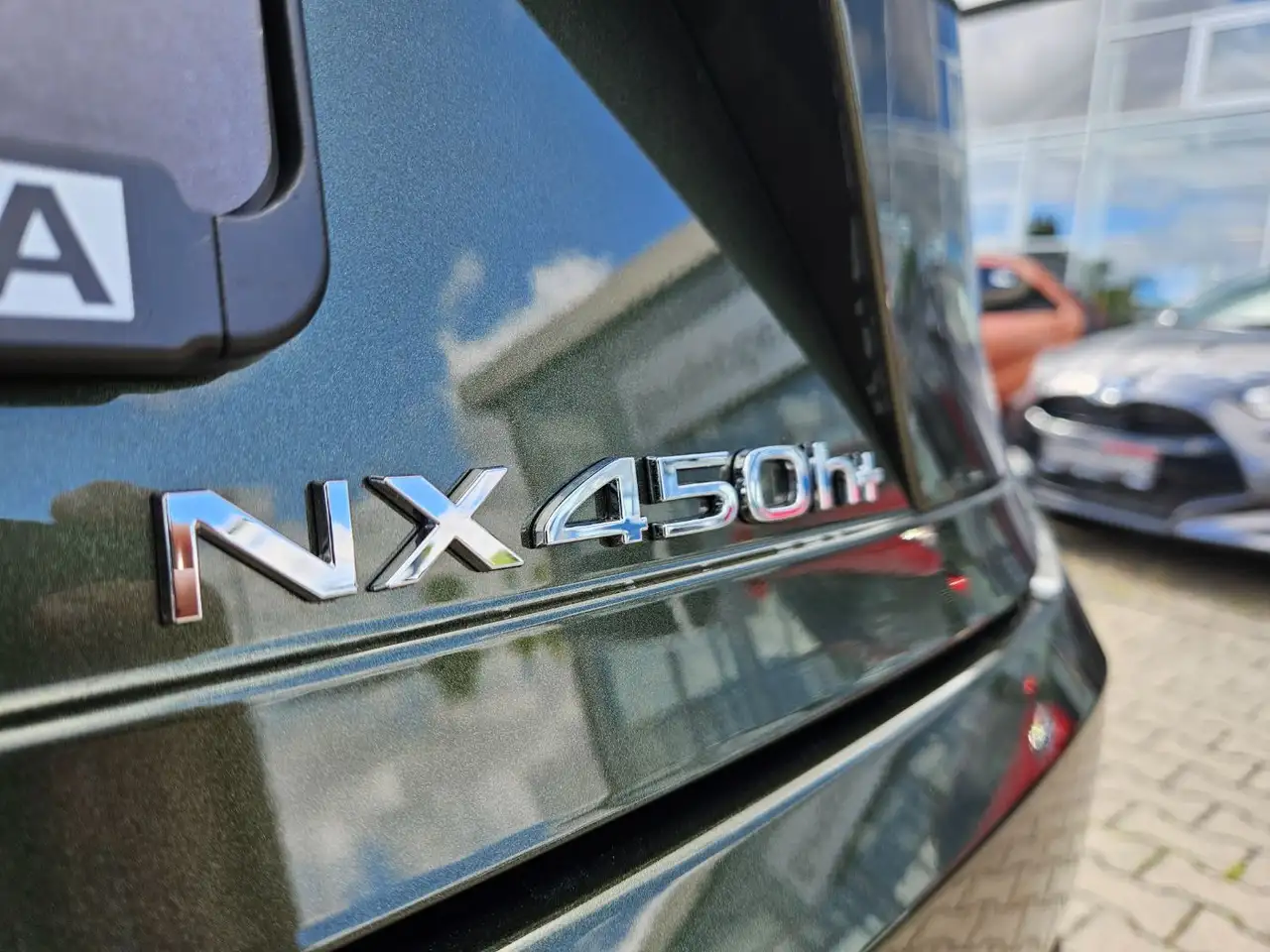 Lexus NX 11