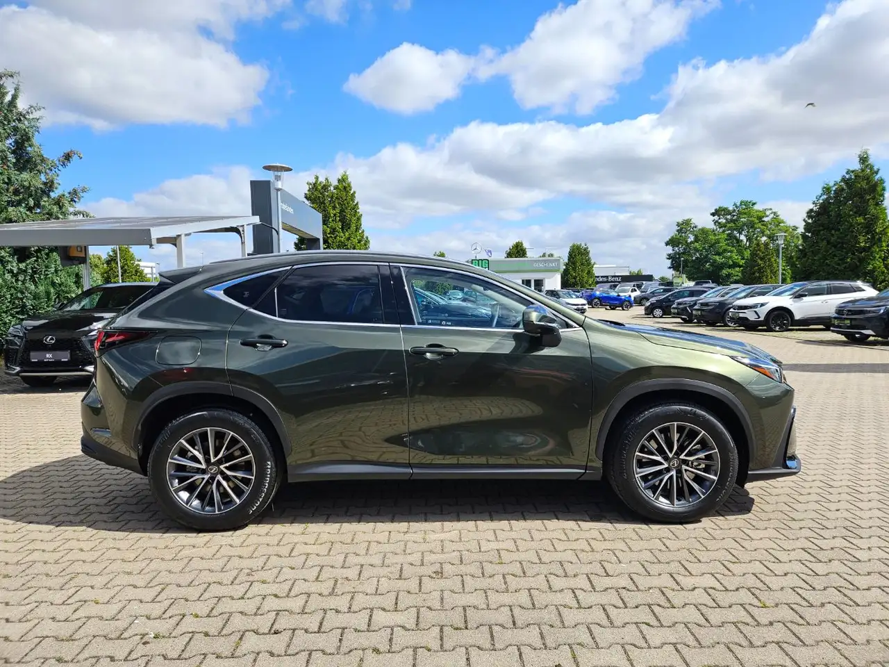 Lexus NX 14