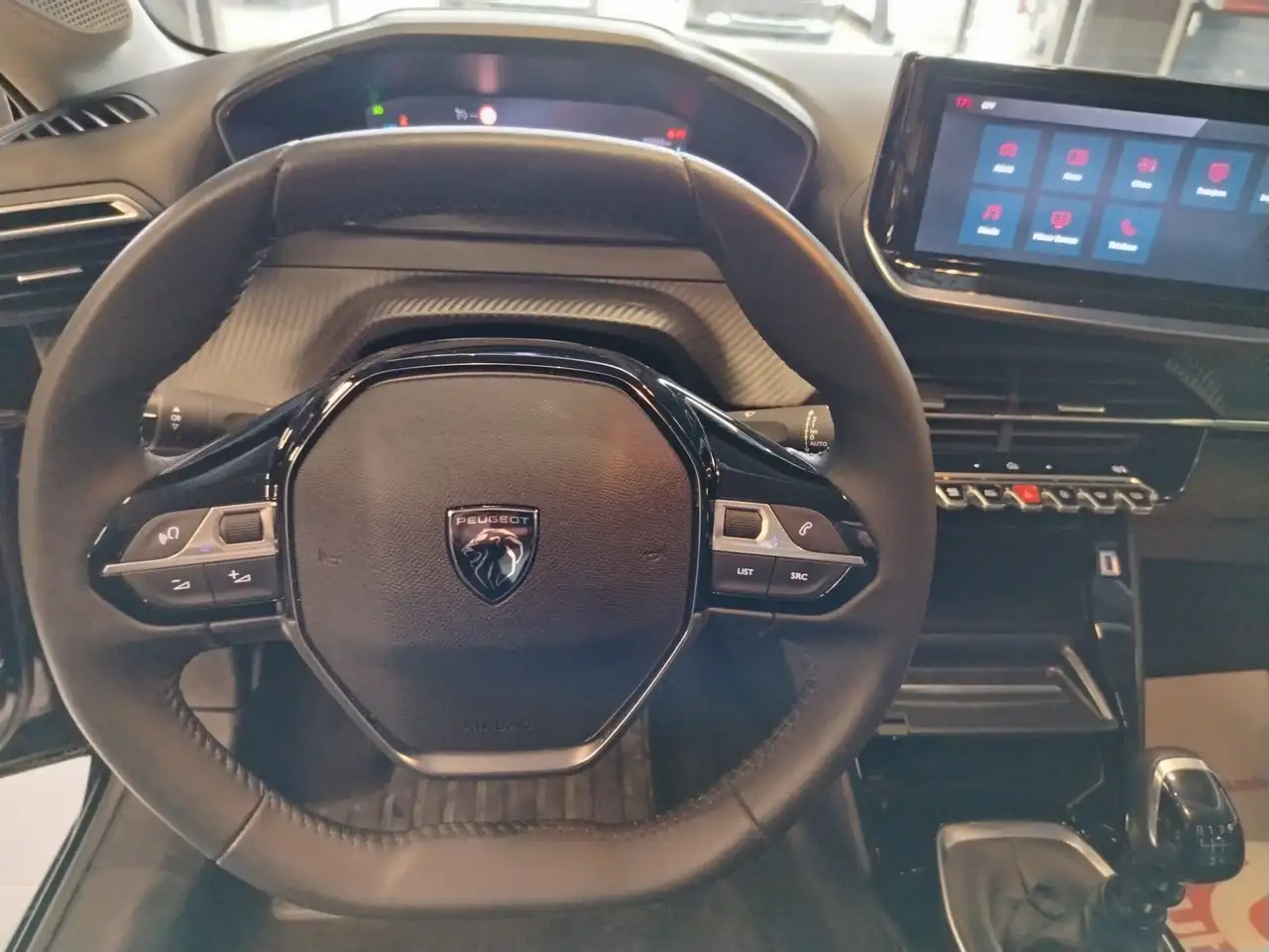 Peugeot 208 6