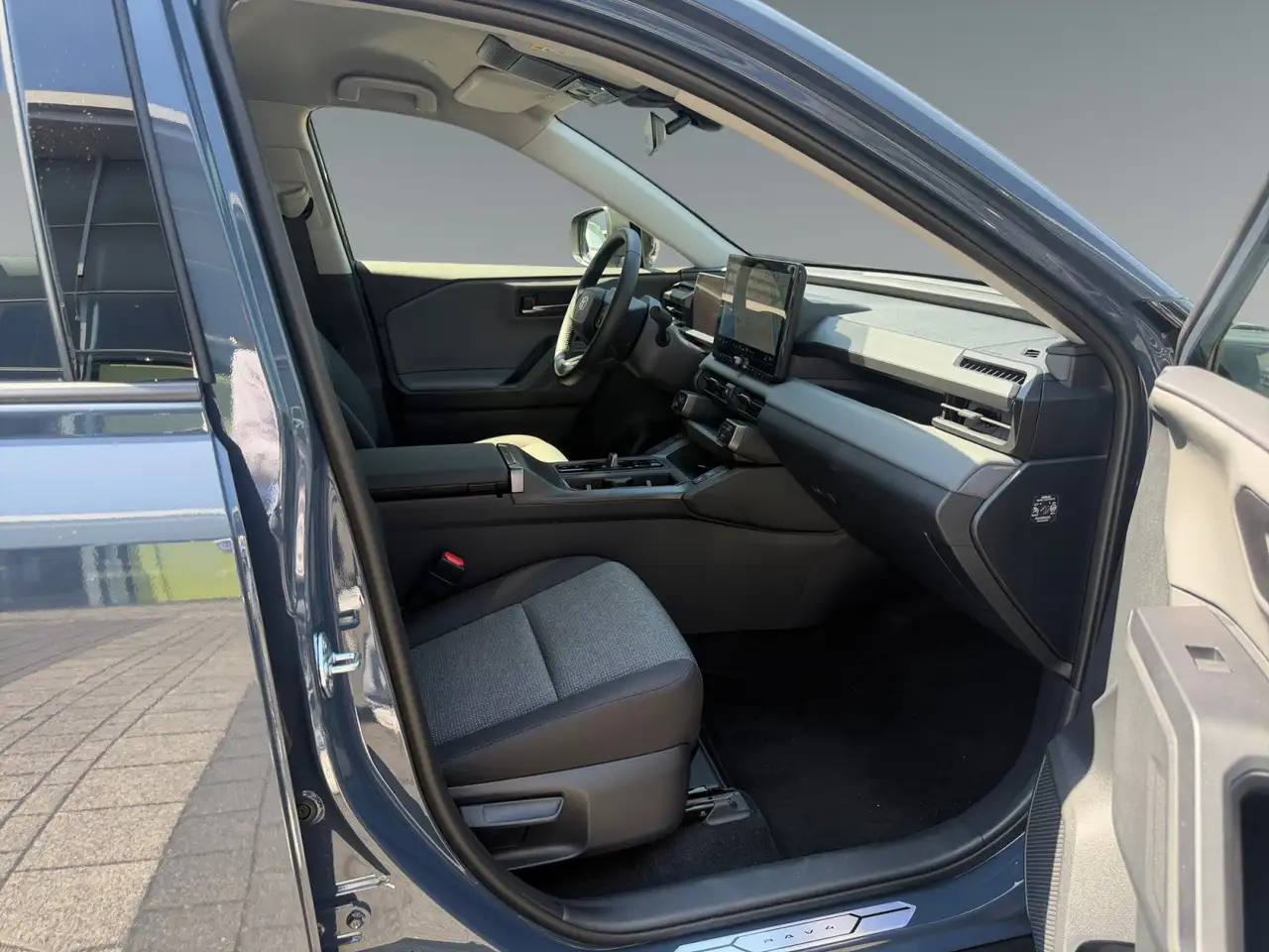 Toyota RAV4 16