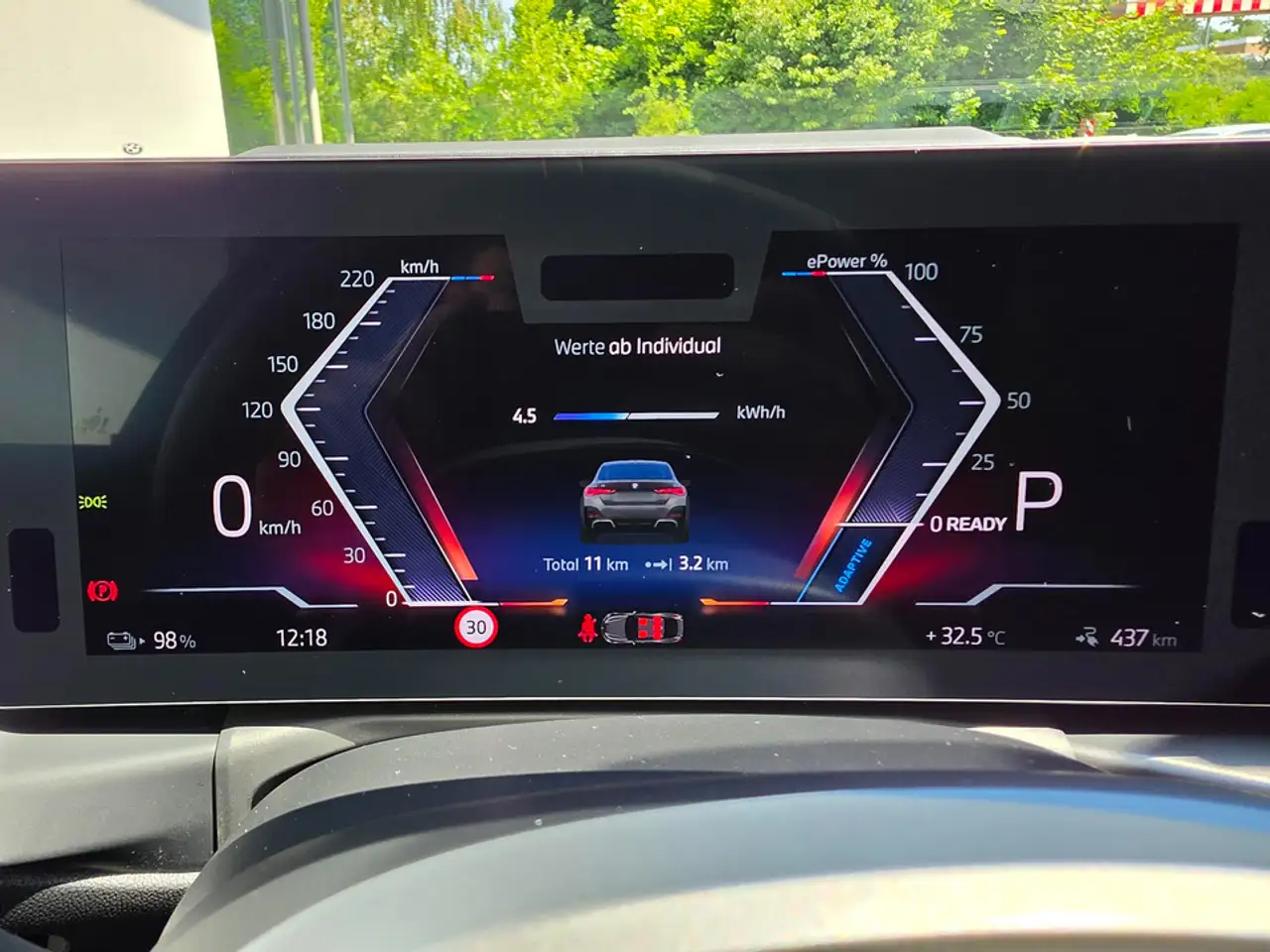 BMW i4 9