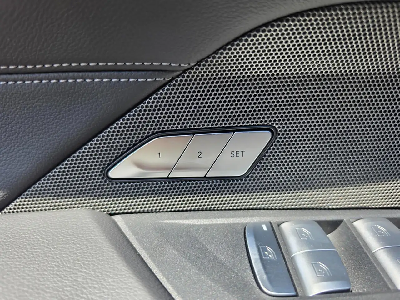 BMW i4 14