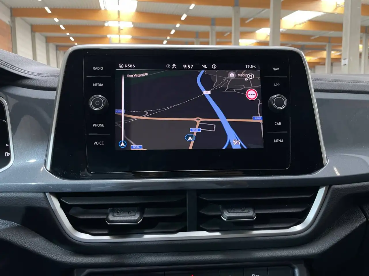 Volkswagen T-Roc 10