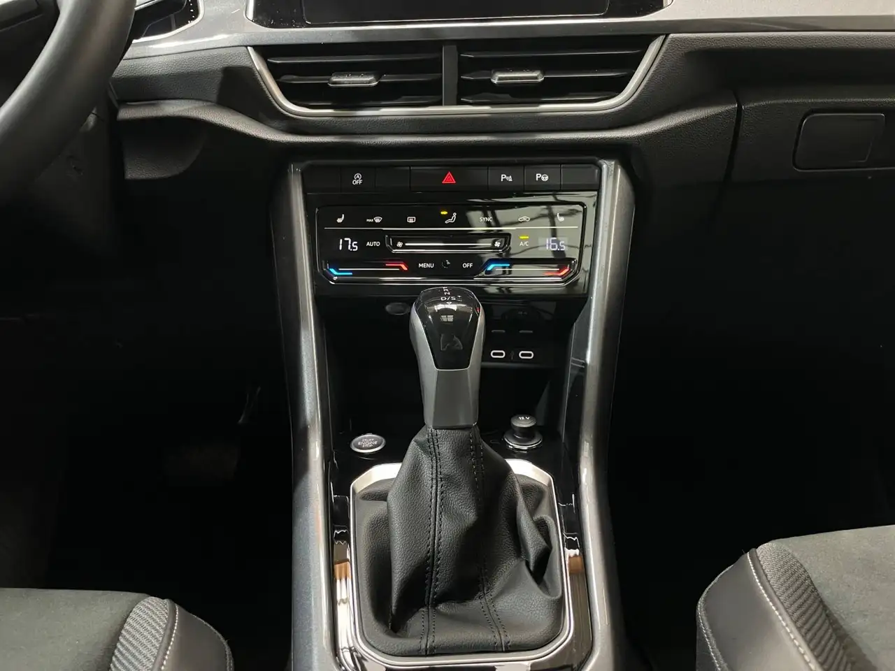 Volkswagen T-Roc 12