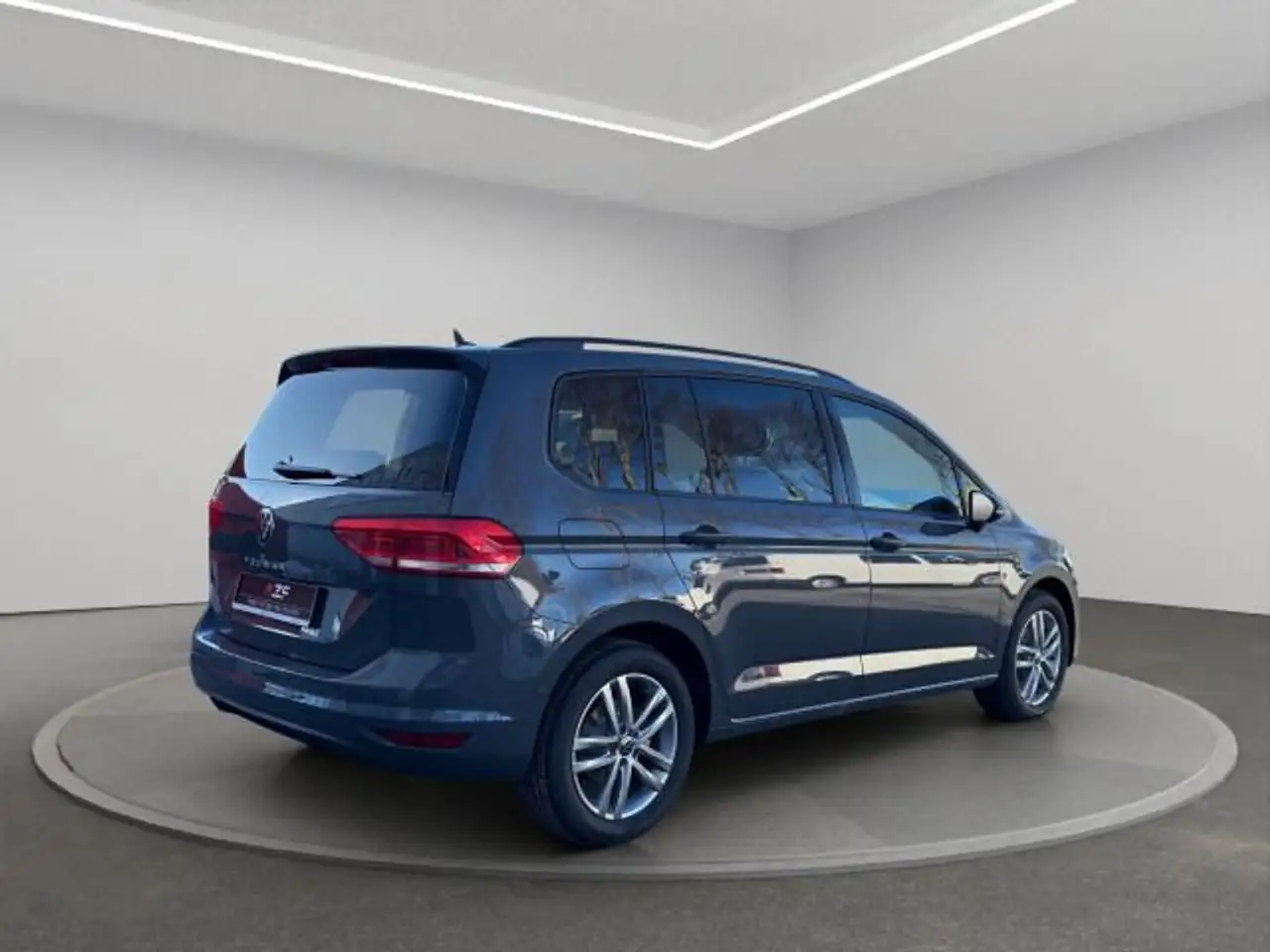 Volkswagen Touran 4