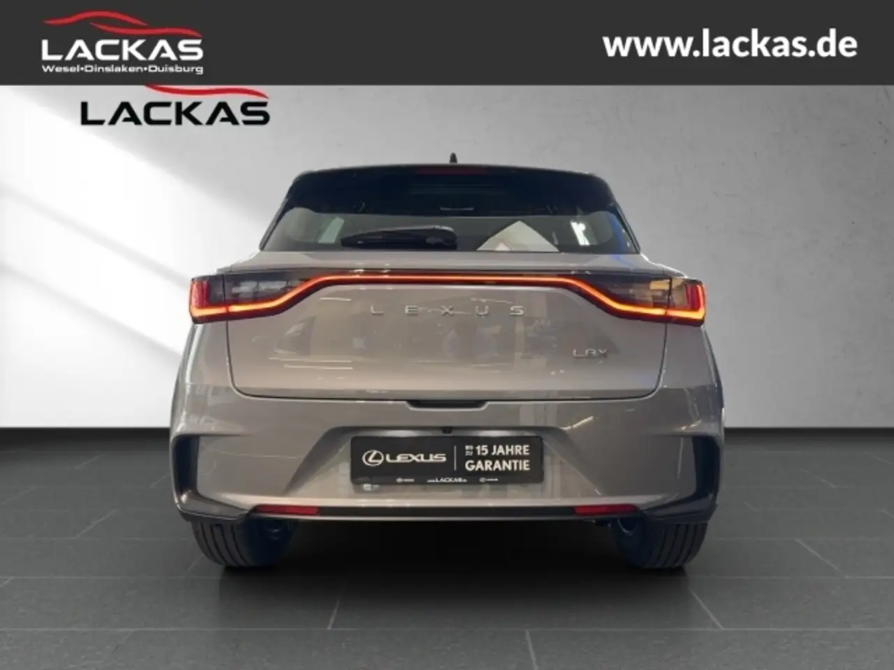 Lexus LBX 7