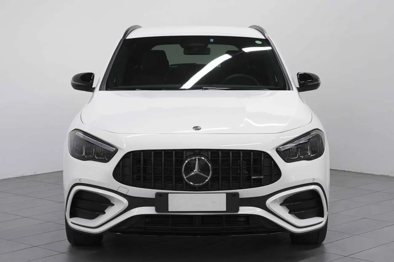Mercedes-Benz GLA 200 2