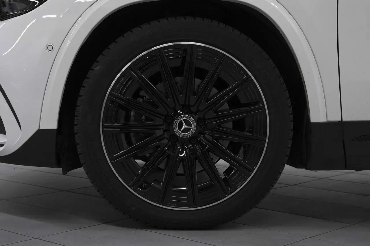 Mercedes-Benz GLA 200 10