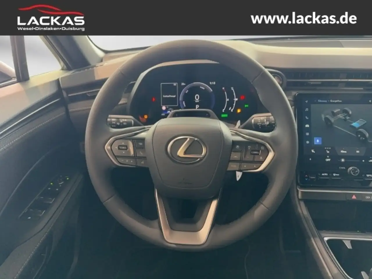 Lexus LBX 11