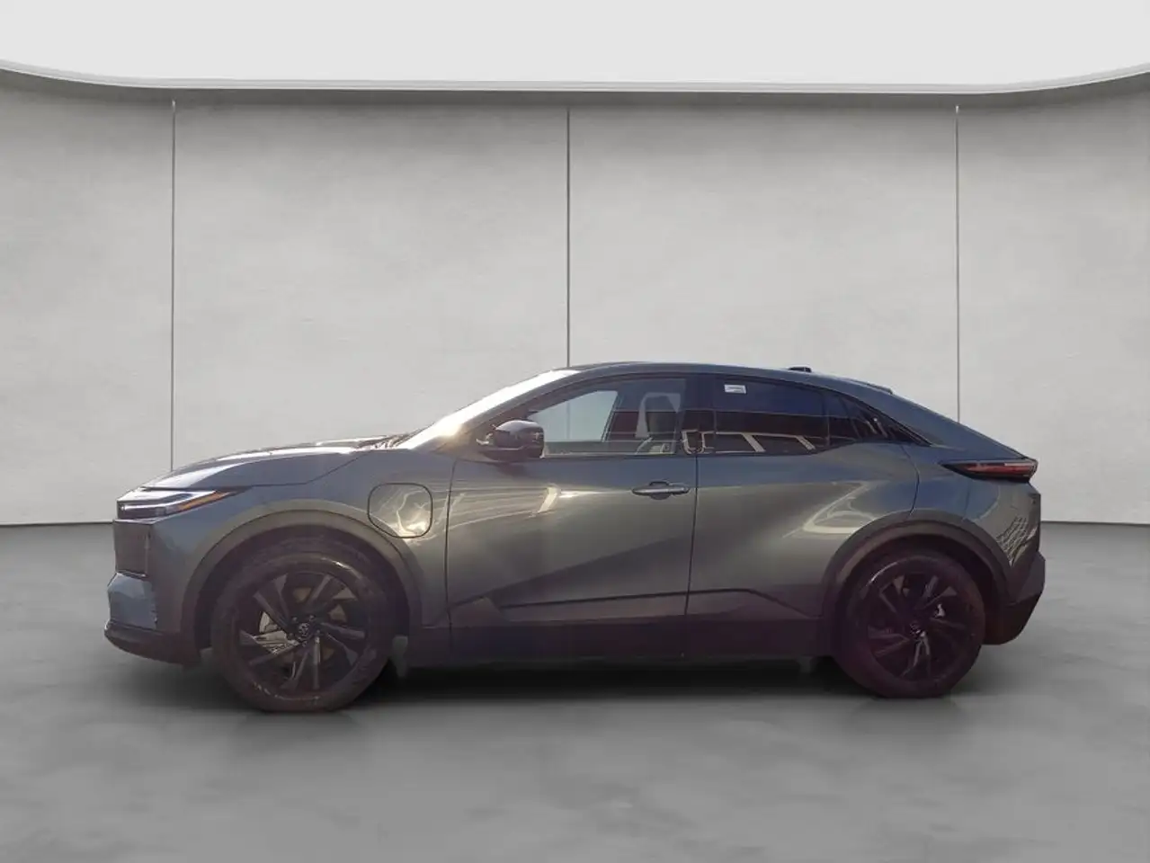 Toyota C-HR+ 2