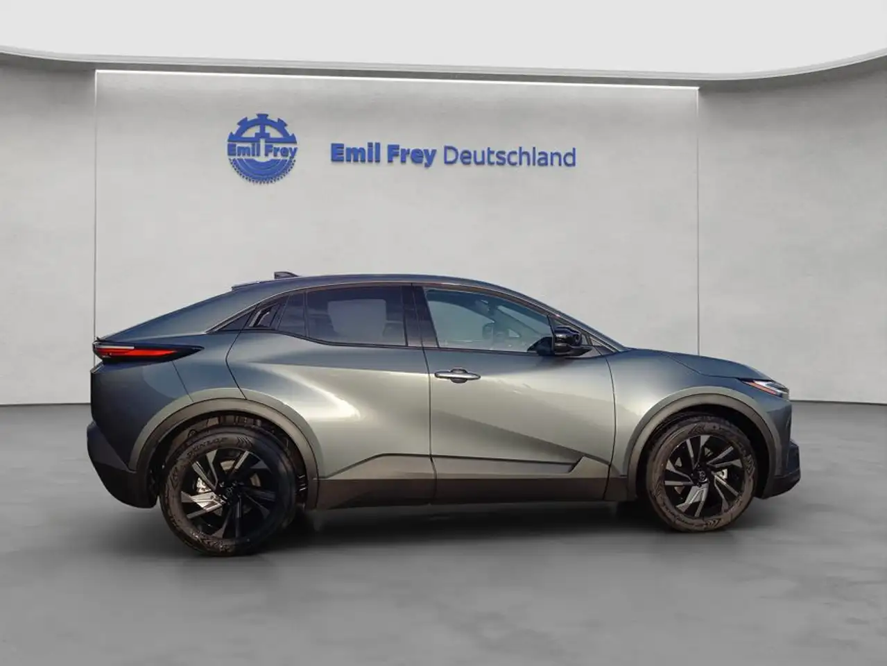 Toyota C-HR+ 8