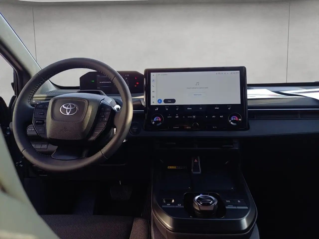 Toyota C-HR+ 13