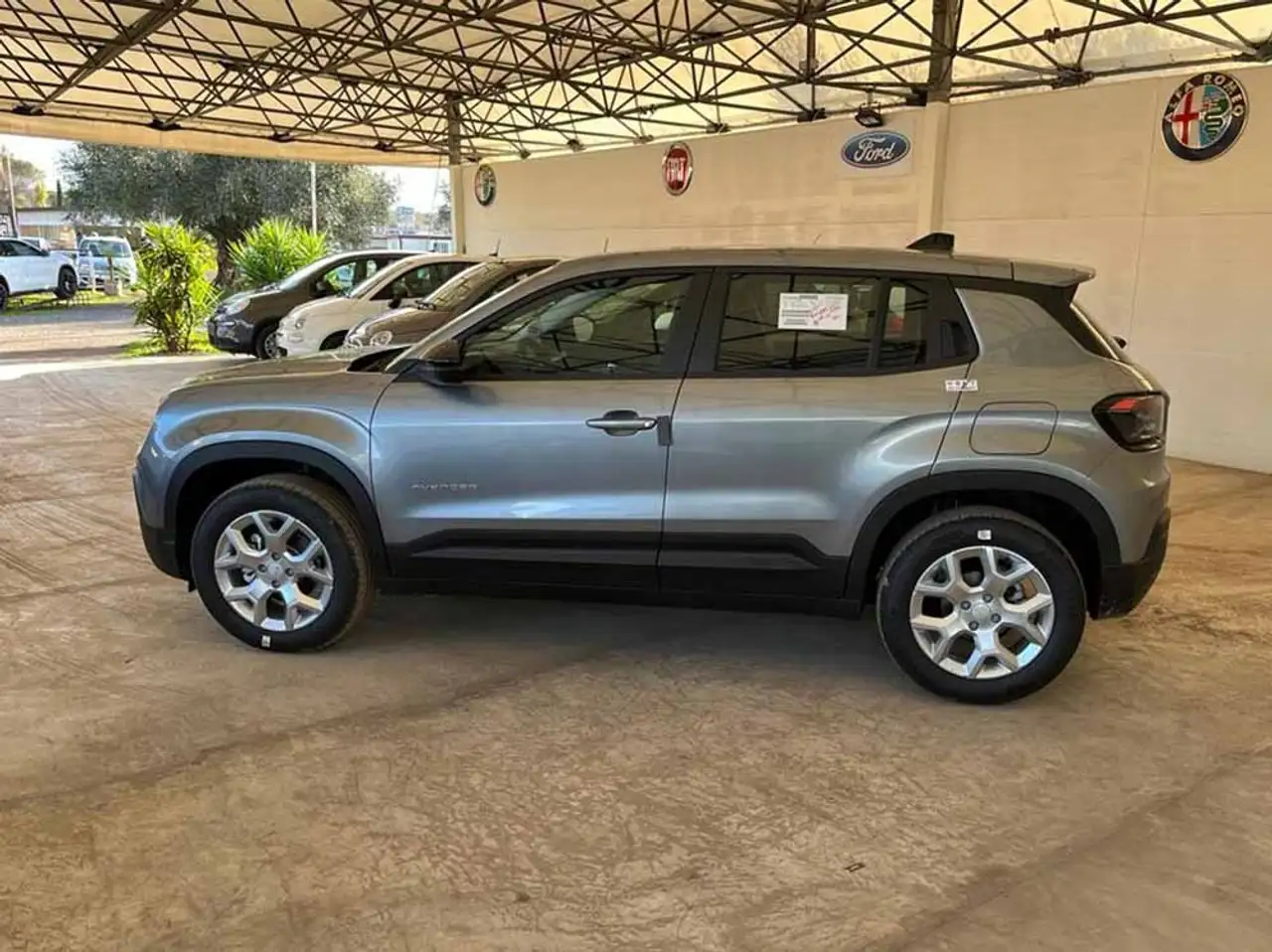 Jeep Avenger 4