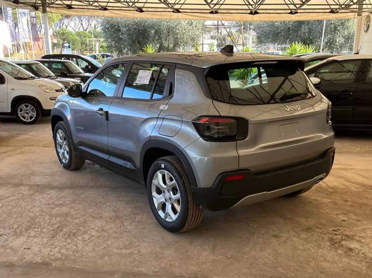 Jeep Avenger 8