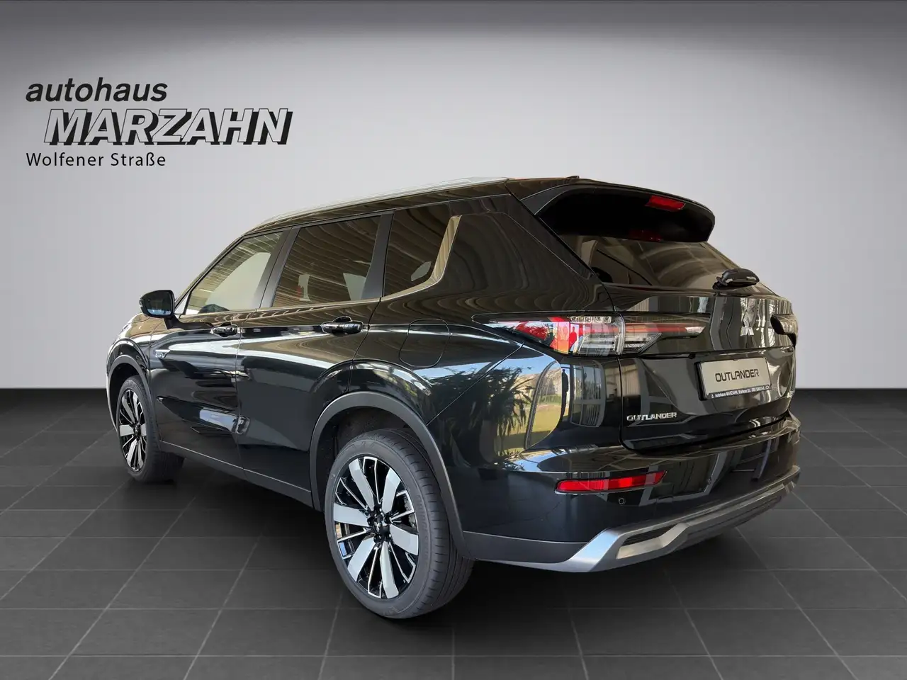 Mitsubishi Outlander 2