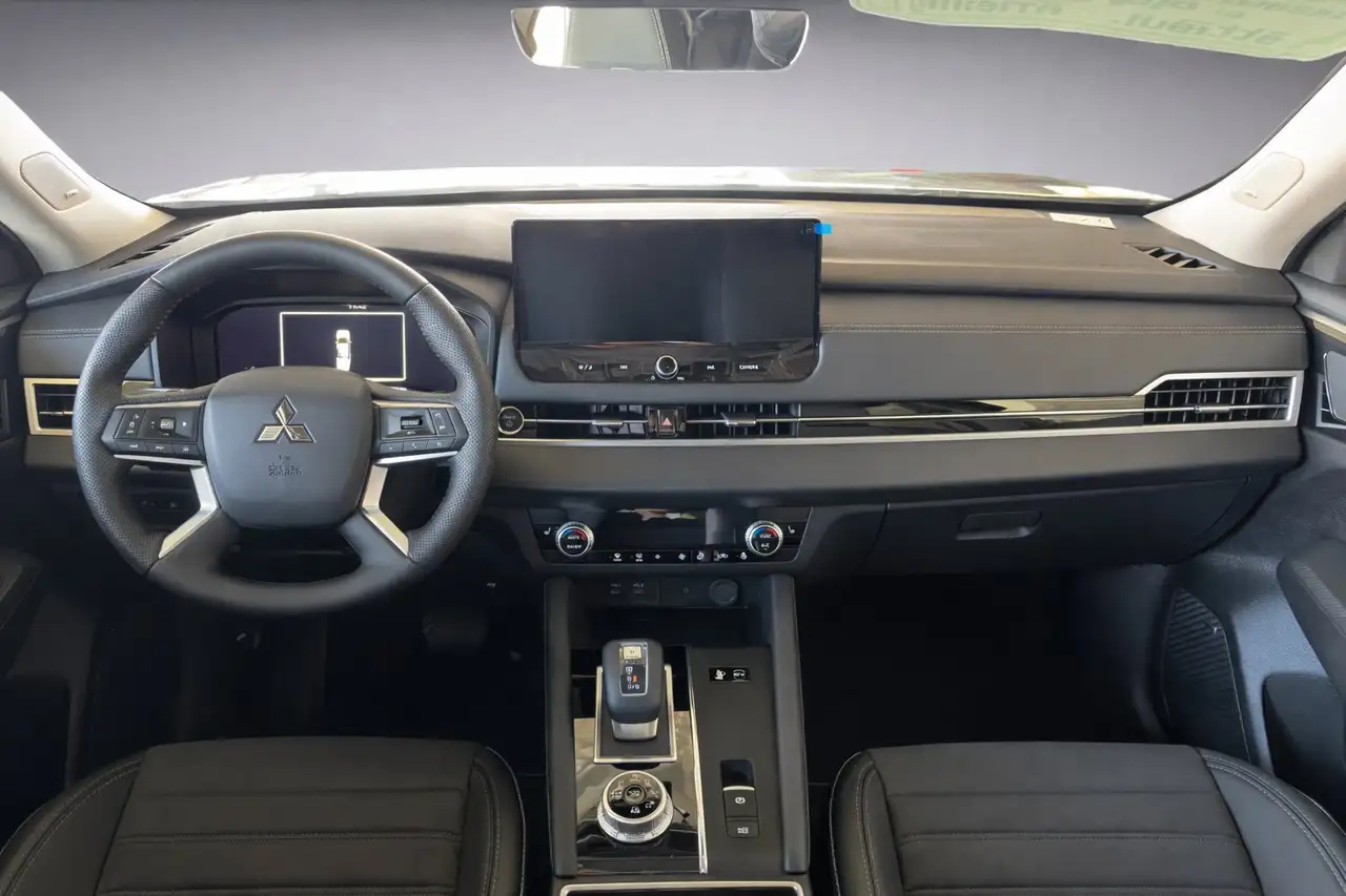 Mitsubishi Outlander 5