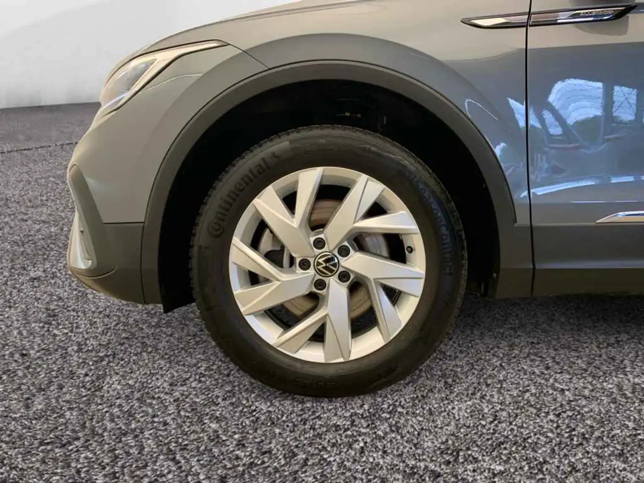 Volkswagen Tiguan 5