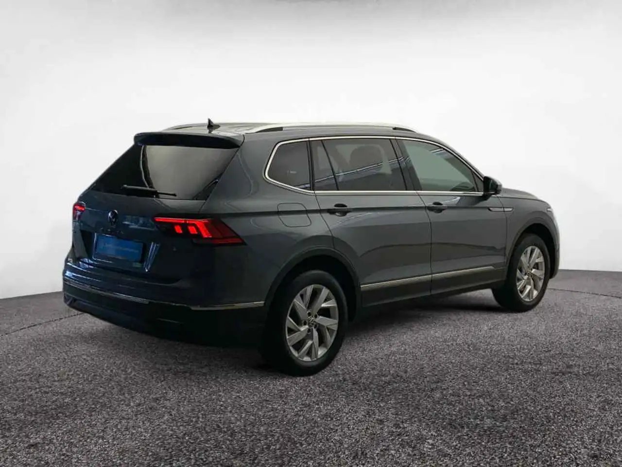 Volkswagen Tiguan 7