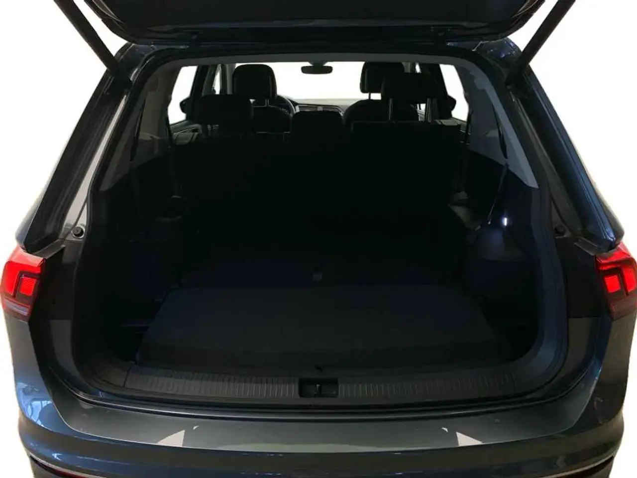 Volkswagen Tiguan 9