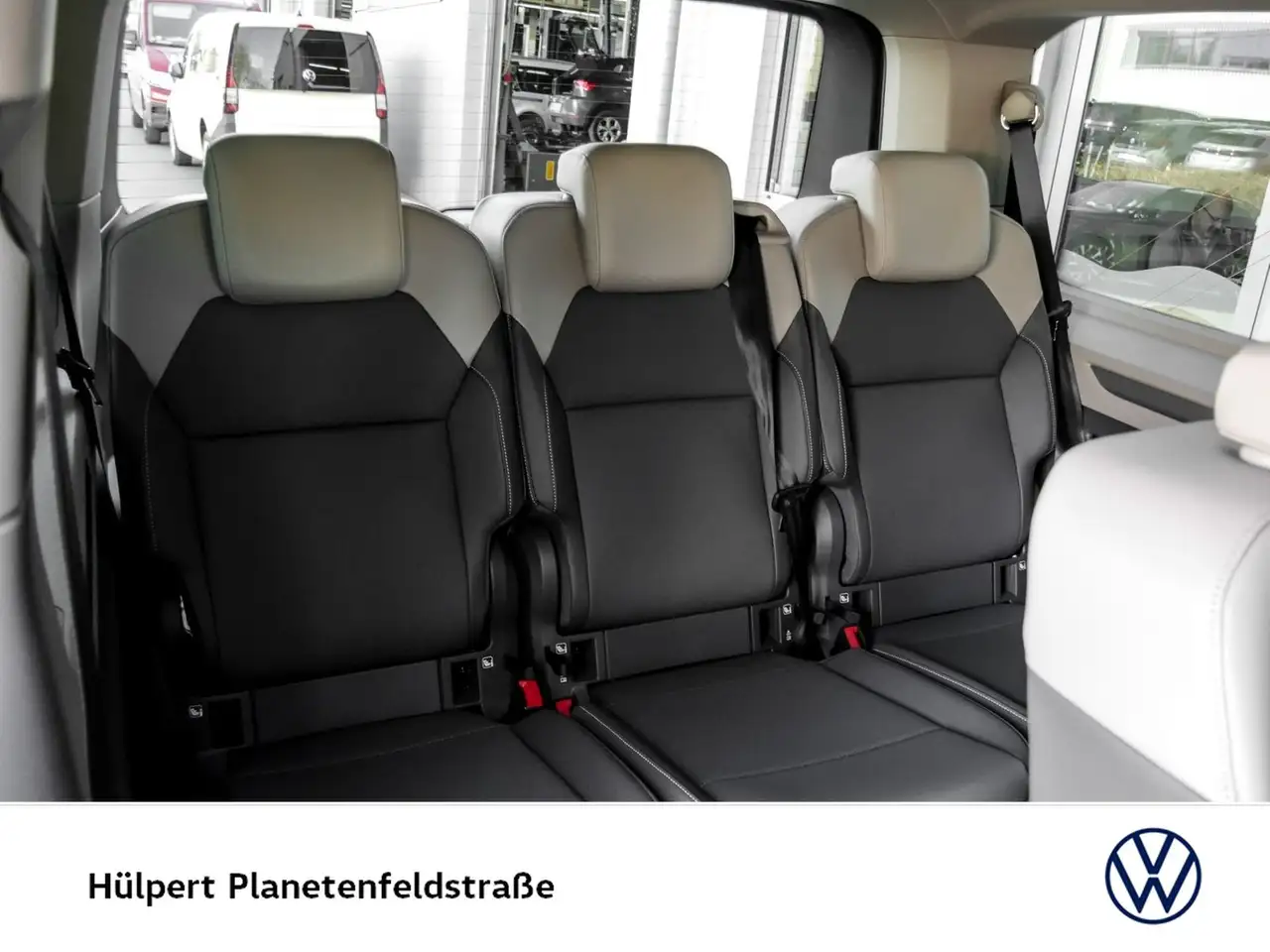 Volkswagen T7 Multivan 12