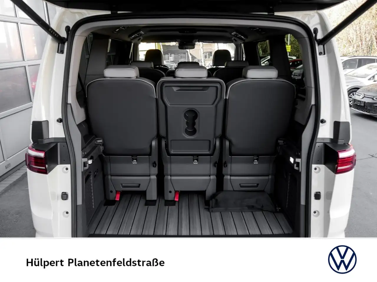 Volkswagen T7 Multivan 13