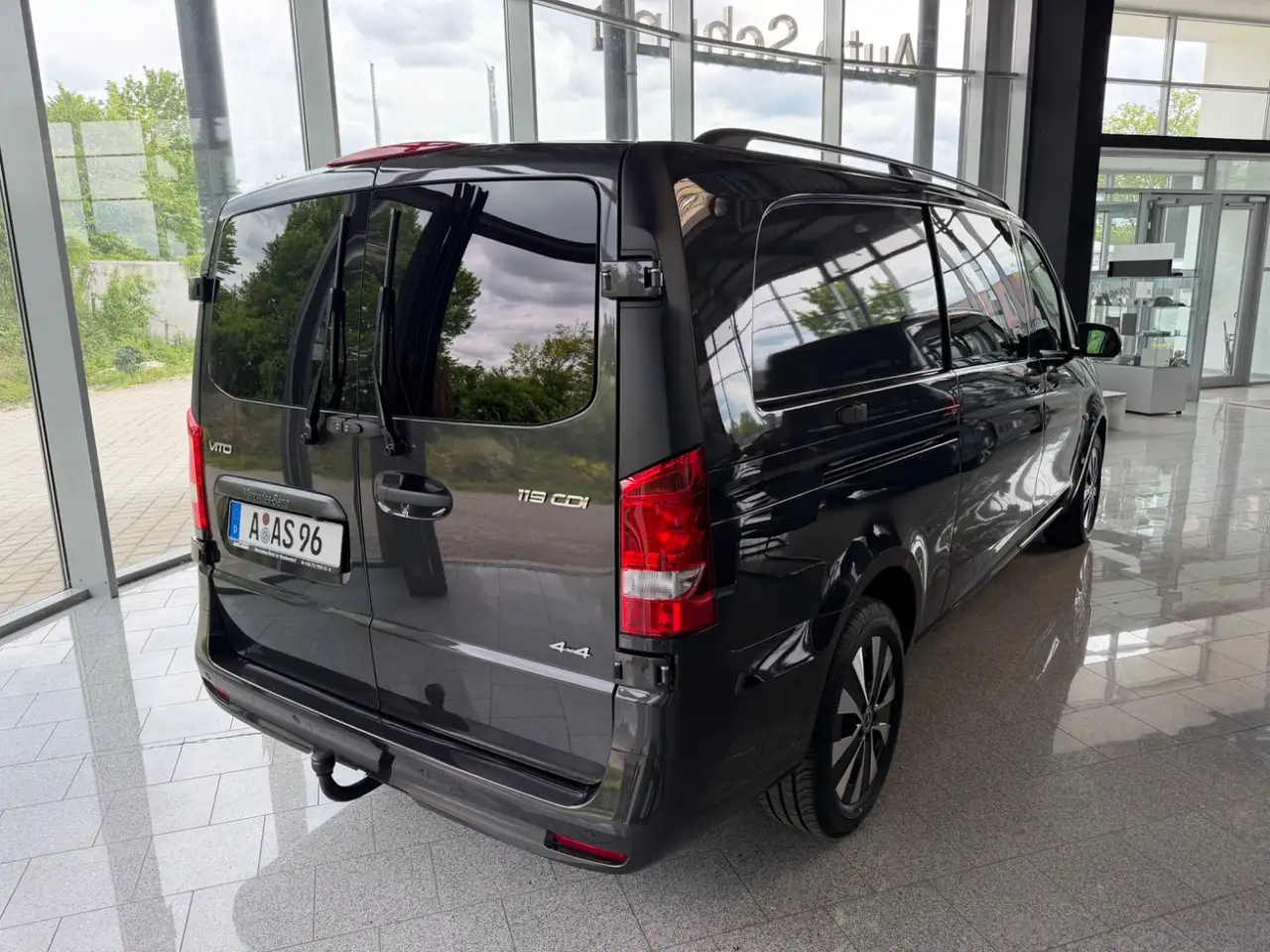 Mercedes-Benz Vito 4