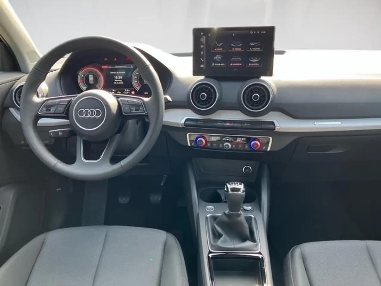 Audi Q2 11