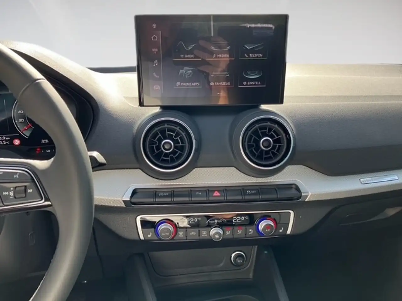 Audi Q2 12