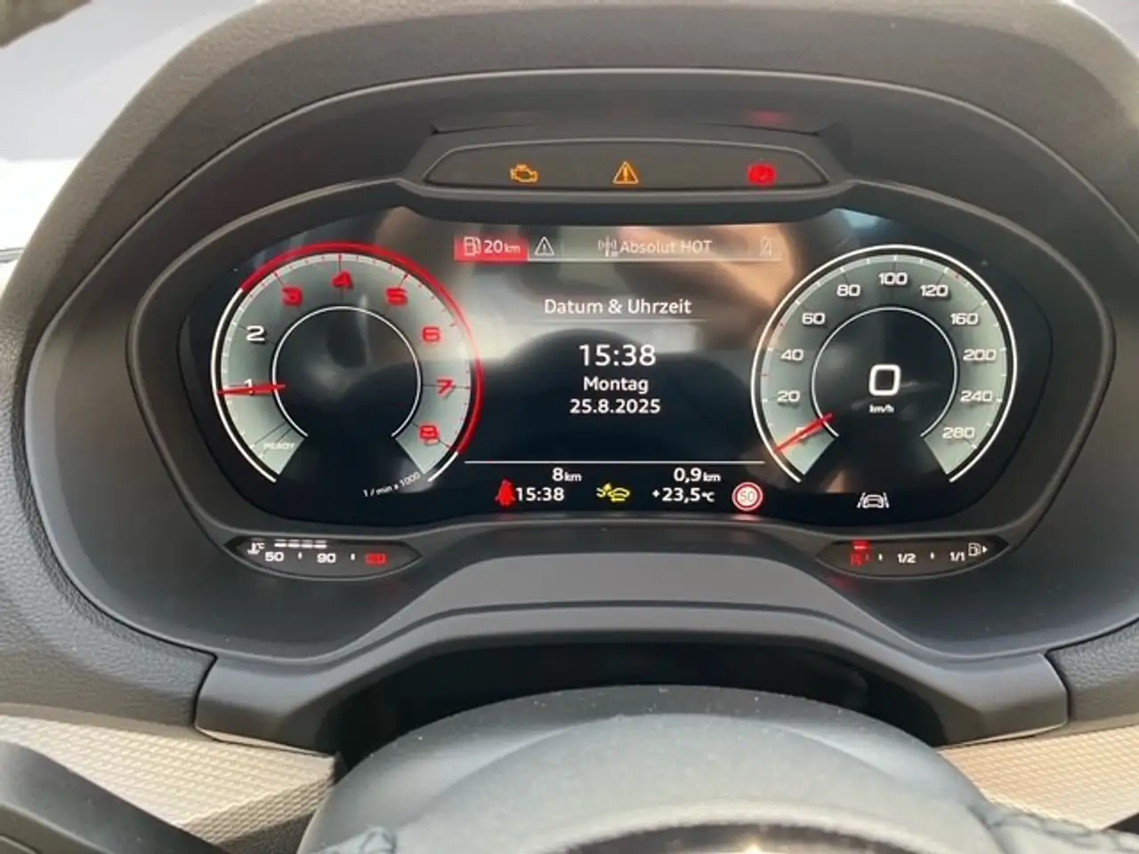 Audi Q2 13