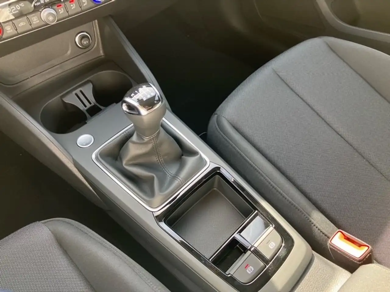 Audi Q2 14