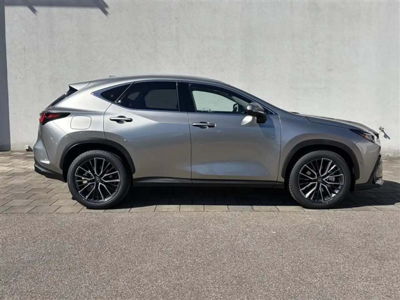 Lexus NX 3