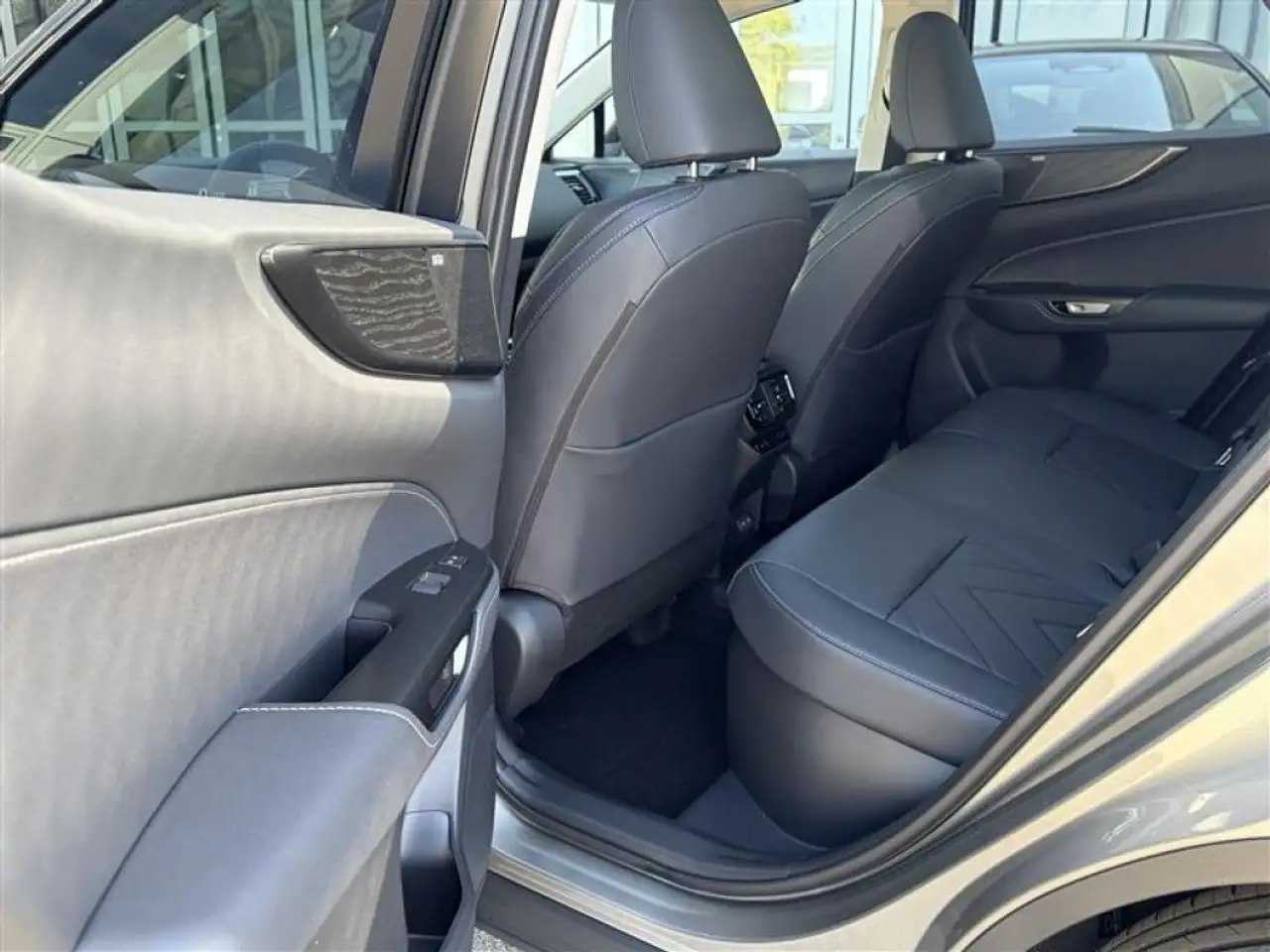 Lexus NX 10