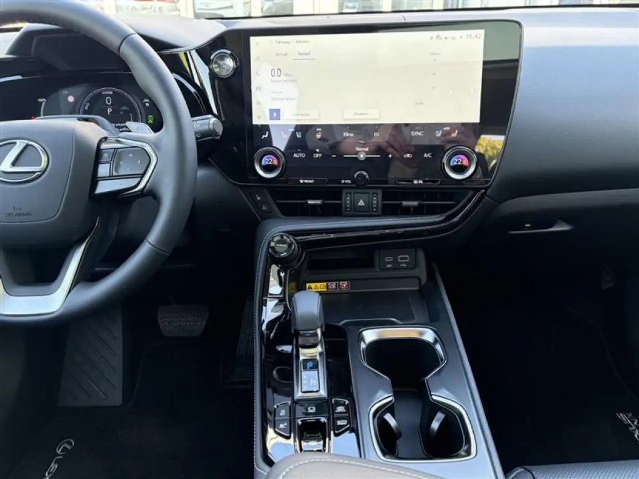 Lexus NX 14