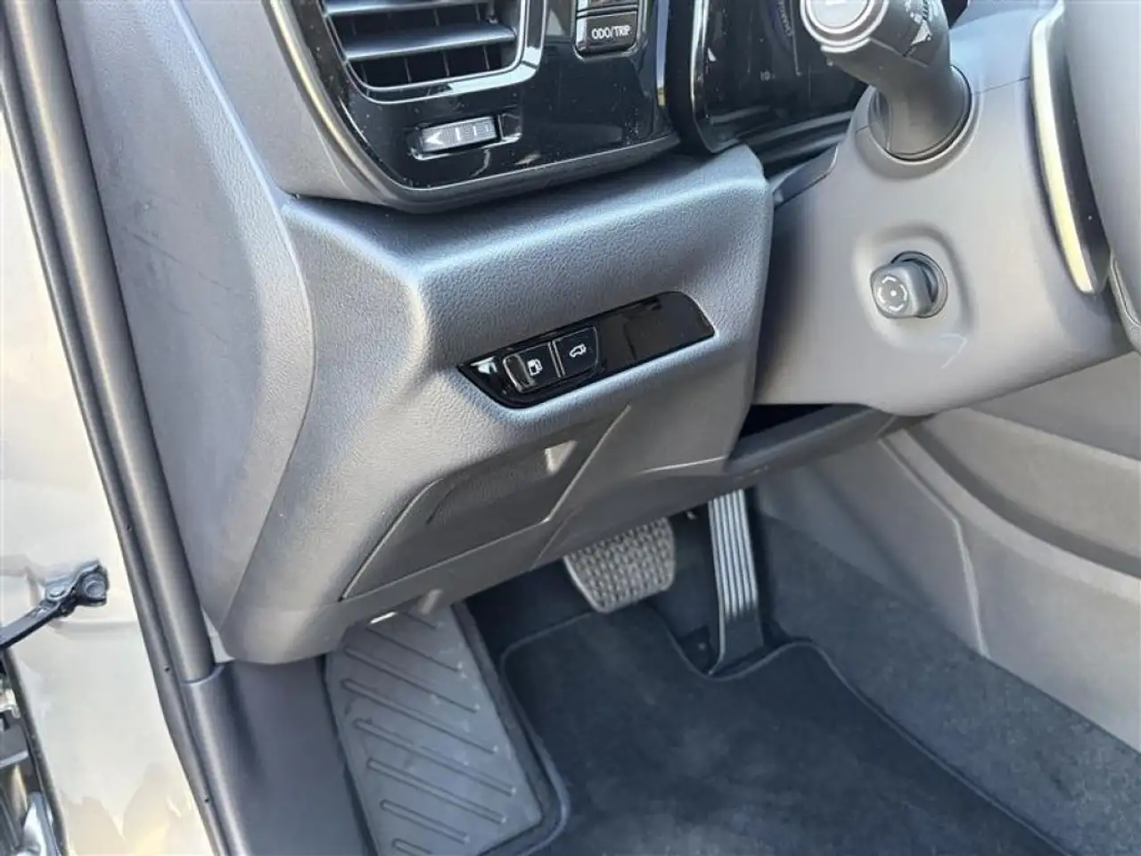 Lexus NX 16