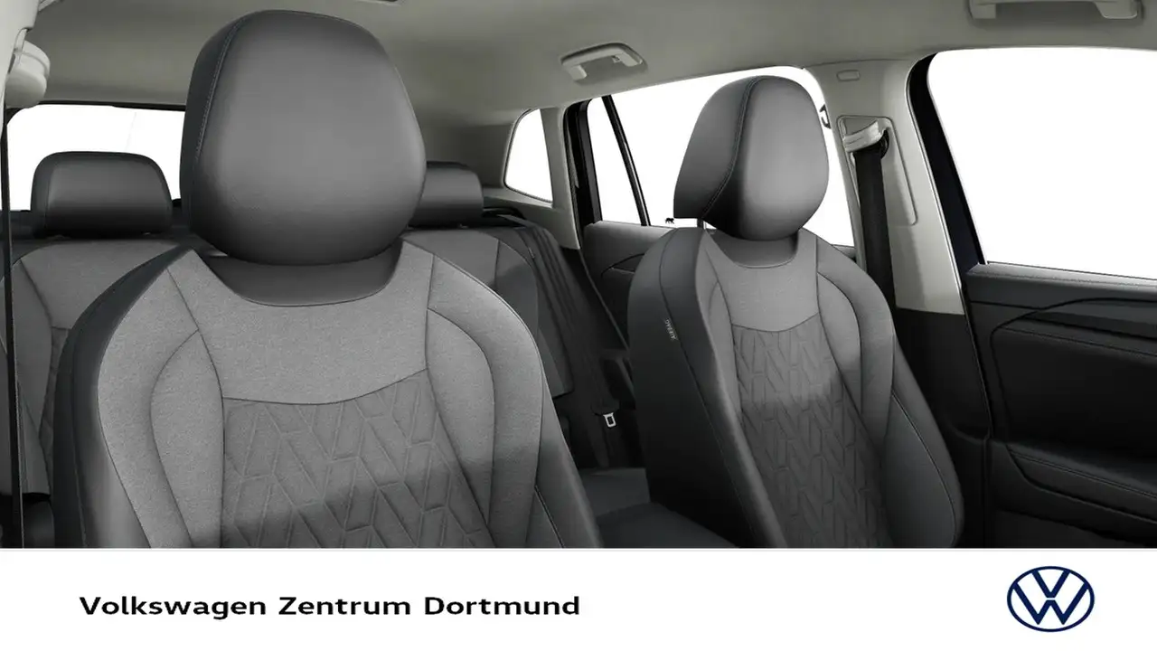 Volkswagen Tiguan 7