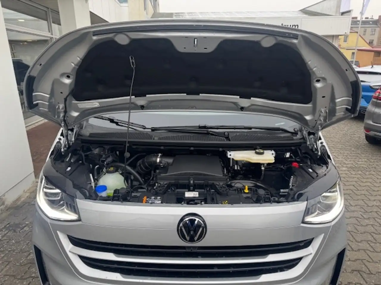 Volkswagen T7 Caravelle 15