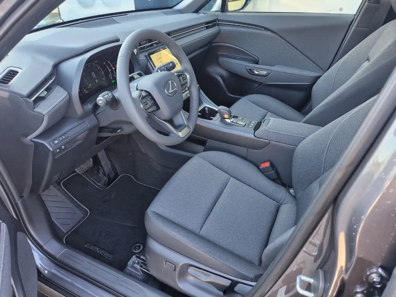 Lexus LBX 7