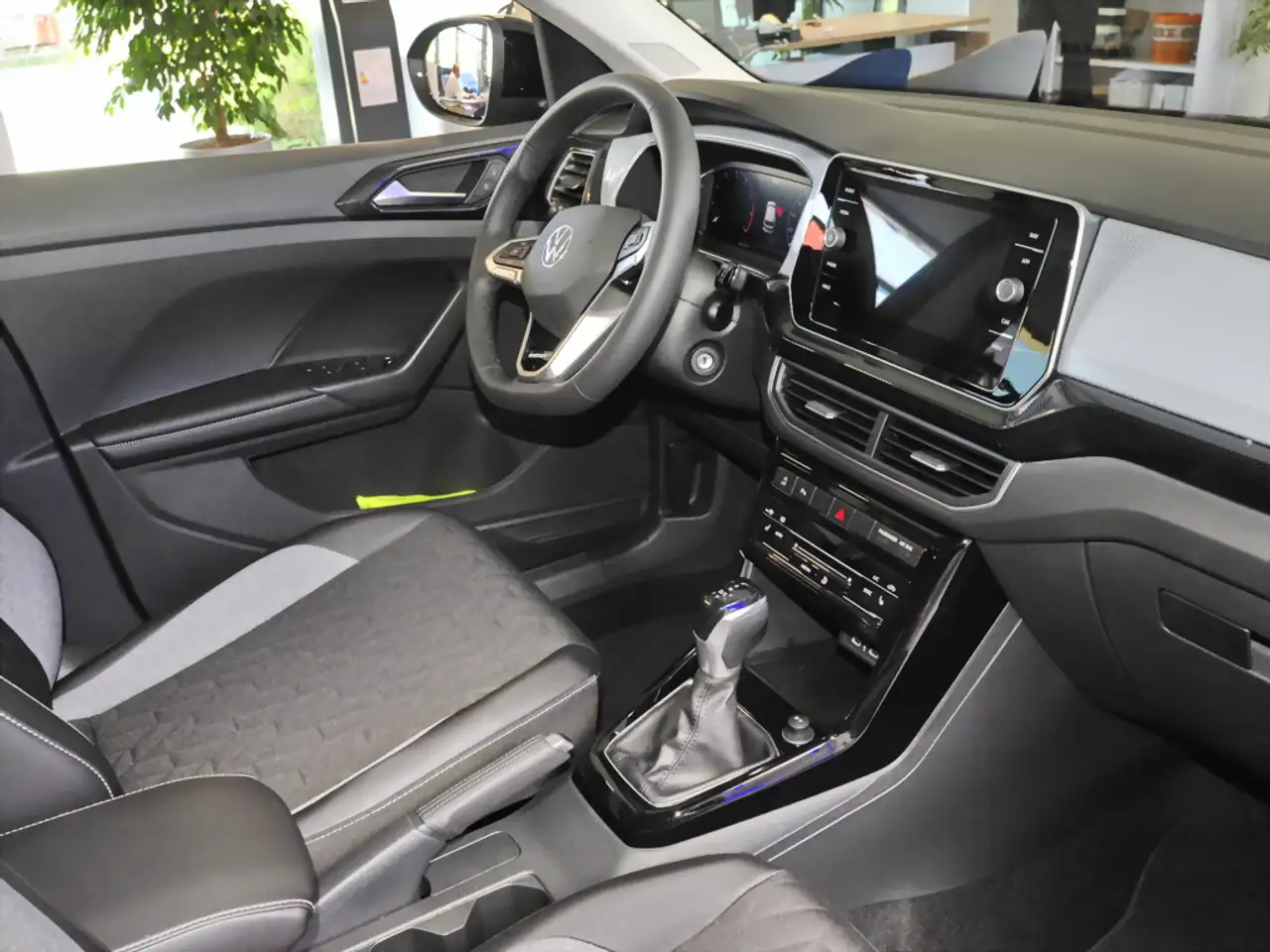Volkswagen T-Cross 6