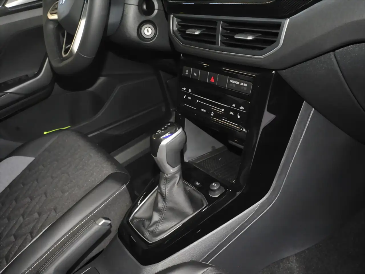 Volkswagen T-Cross 7