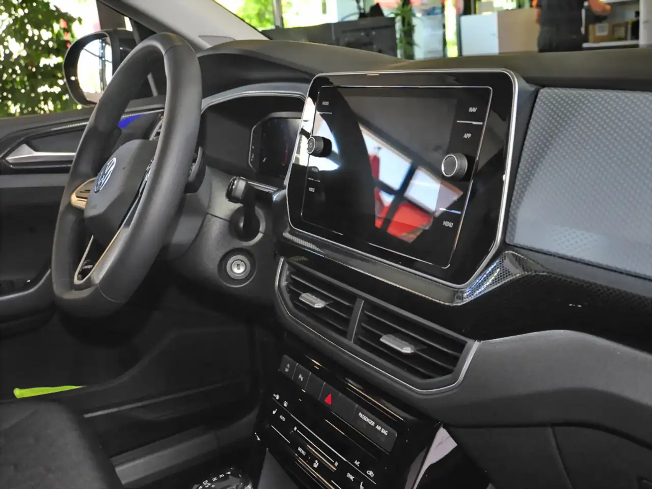 Volkswagen T-Cross 8