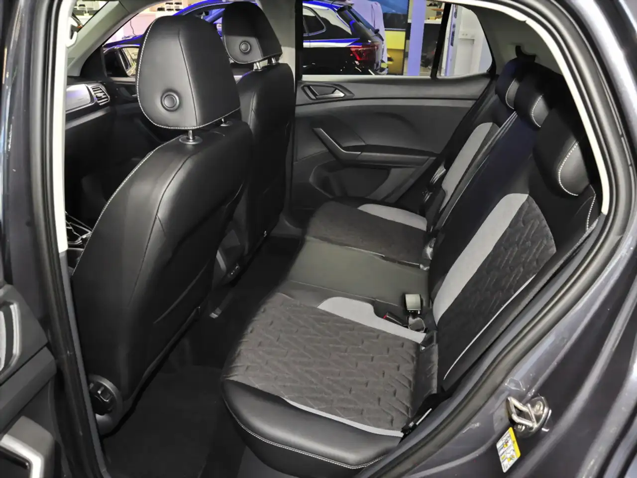Volkswagen T-Cross 11