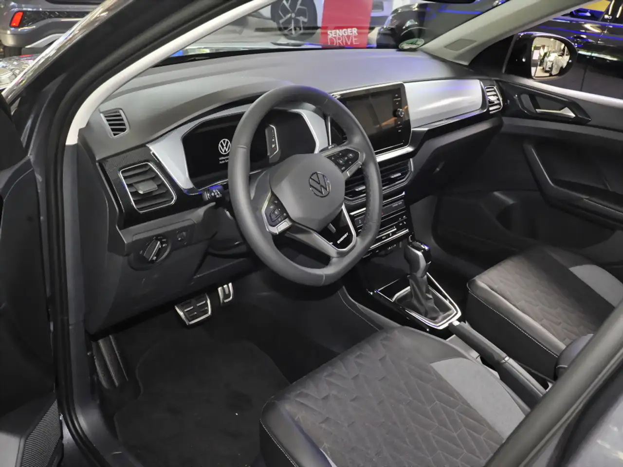 Volkswagen T-Cross 12