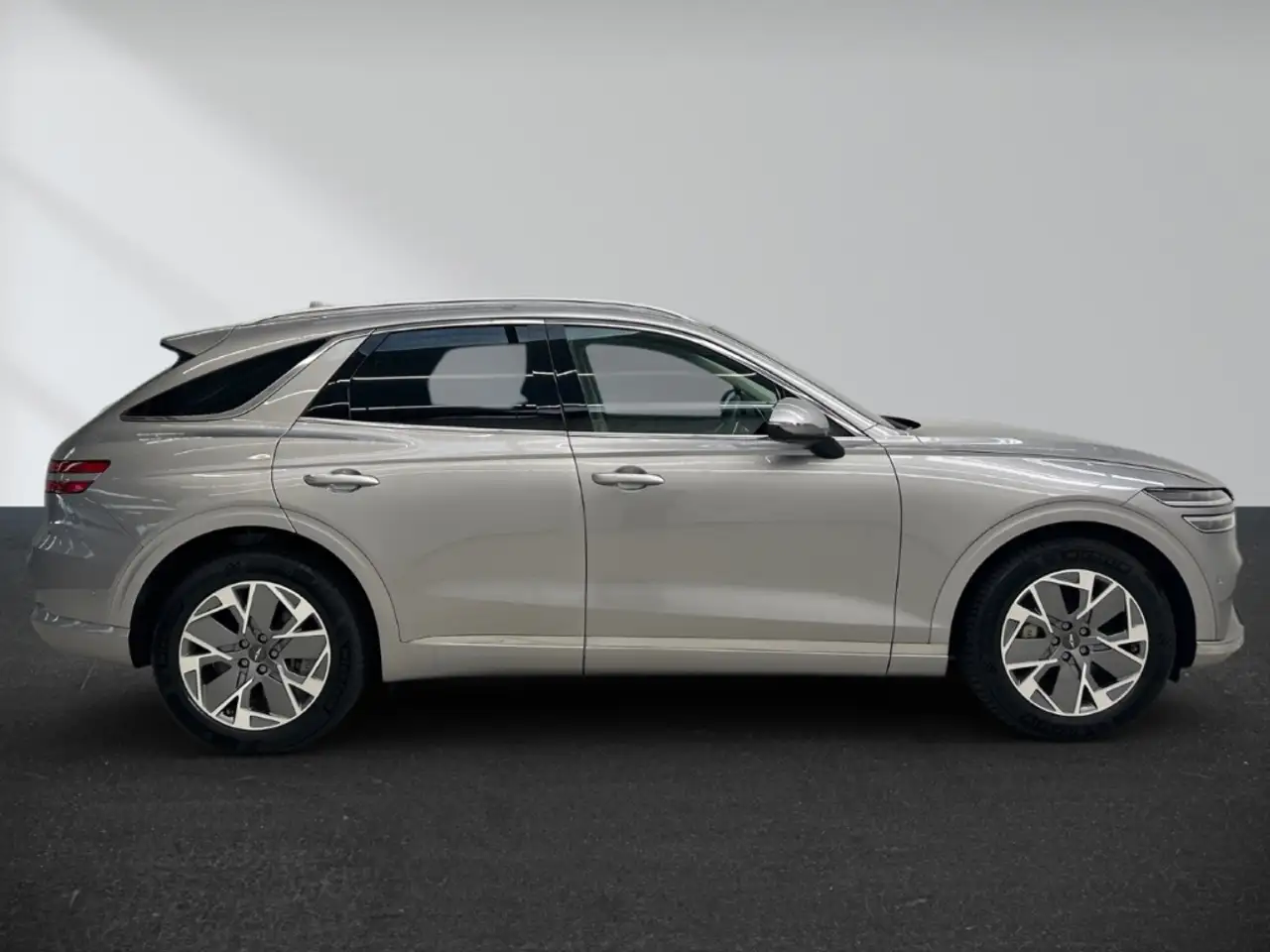 Genesis GV70 5