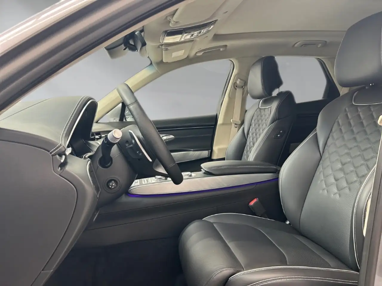 Genesis GV70 10