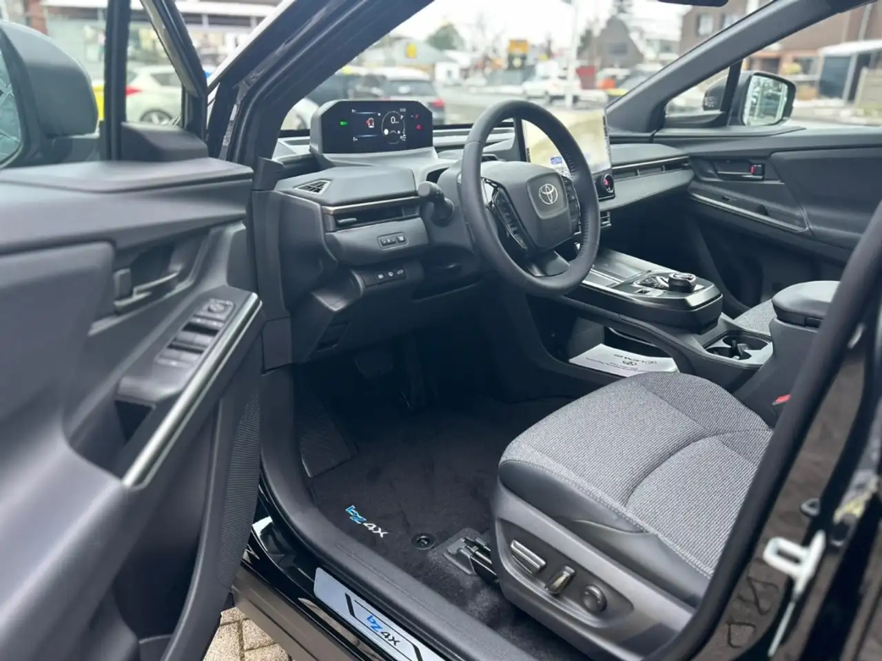 Toyota bZ4X 11