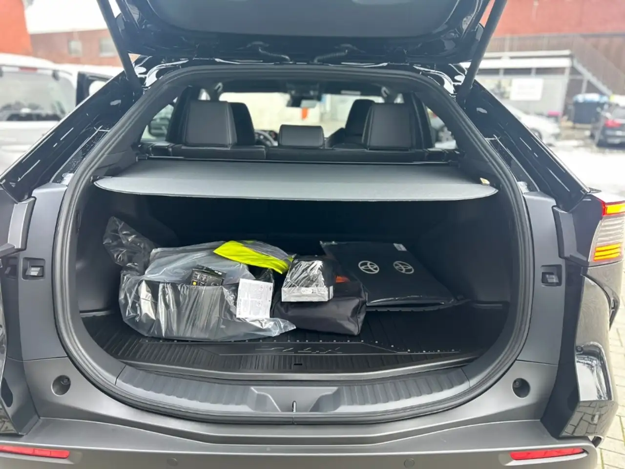 Toyota bZ4X 13