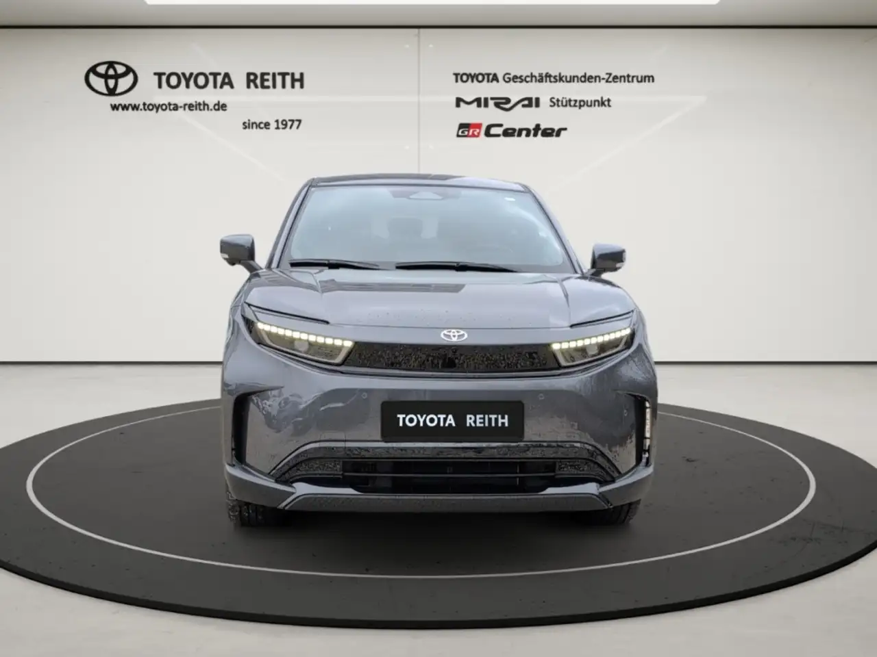 Toyota Urban 8