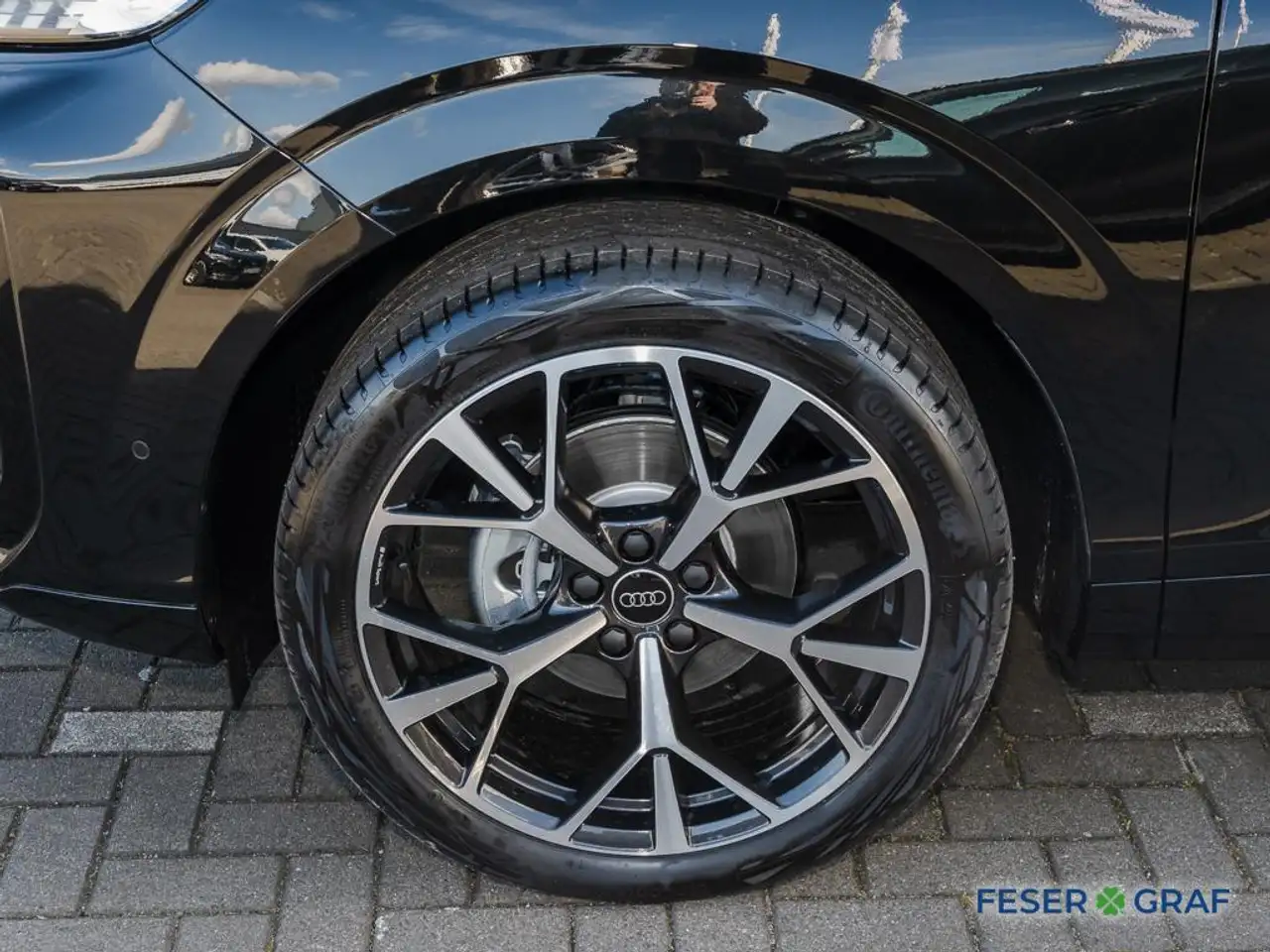 Audi Q3 10